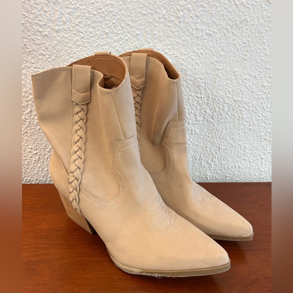 New DV by Dolce Vita Koolson Karyn Tan Western Cowboy Boots Size 8.5